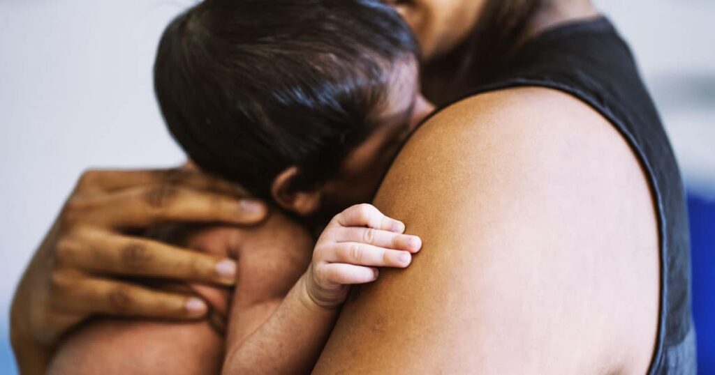 Nous n'avons pas besoin de changer les habitudes de sommeil des bébés, nous devons changer nos attentes