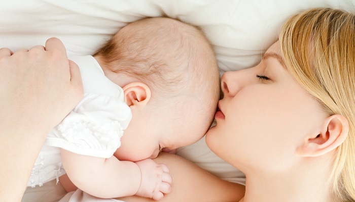 Qu'est-ce que le «sommeil» et pourquoi peut-il être une bouée de sauvetage pour les mamans qui allaitent?