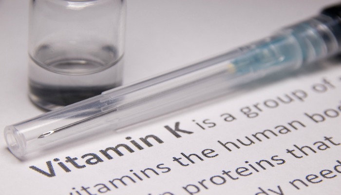 Qu'est-ce qu'une injection de vitamine K et mon nouveau-né en a-t-il réellement besoin? (Oui)