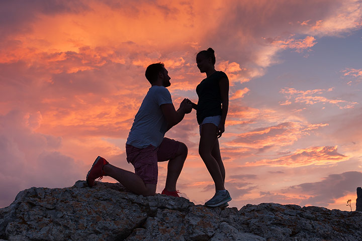 10 signes que votre mari vous aimera même après 20 ans de mariage!