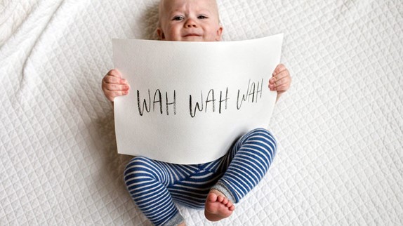 Devriez-vous essayer la méthode d'entraînement Cry It Out Sleep sur votre bébé? 9 À quoi s'attendre Logo