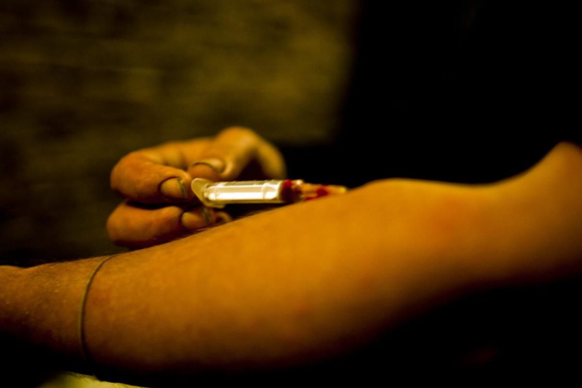 Pourquoi les consommateurs d'héroïne sont-ils à risque de contracter le SIDA?