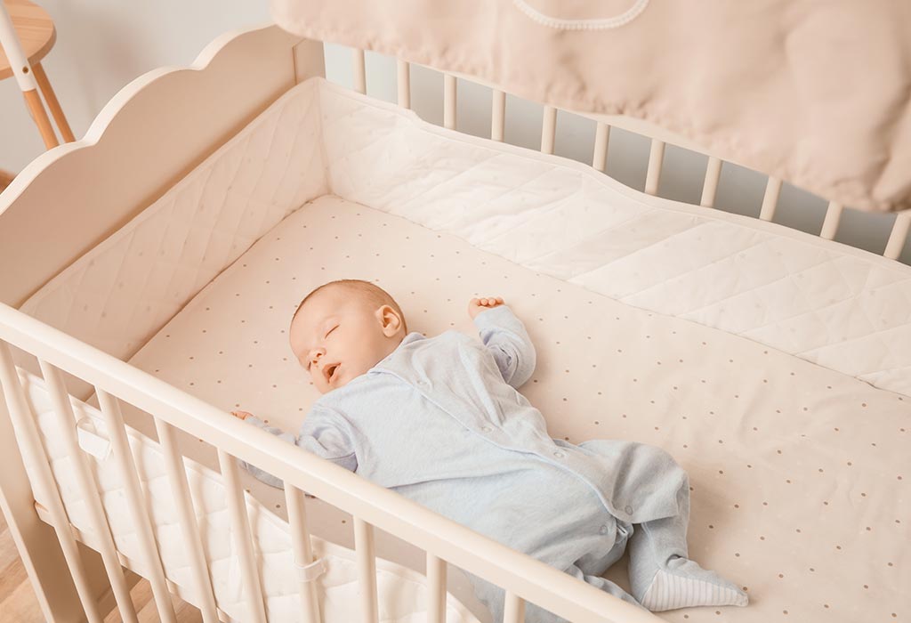 Les pare-chocs de lit de bébé sont-ils sécuritaires pour les nourrissons?