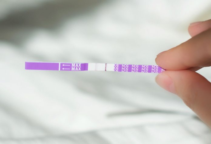 Ligne faible dans le test de grossesse 