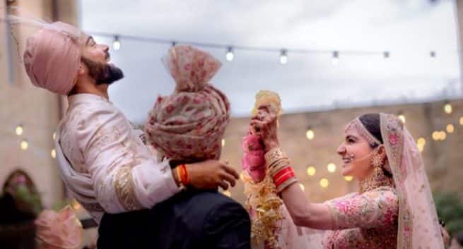 2017 pour Virat et Anushka: voici comment ils ont montré qu'ils étaient un parfait matériau de mariage 4 2017 pour Virat et Anushka: voici comment ils ont montré qu'ils étaient un parfait matériau de mariage