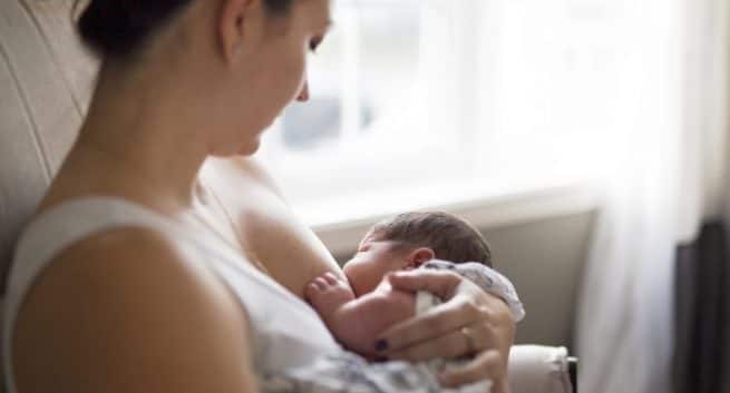 L'allaitement pendant six mois ou plus peut réduire de moitié le risque de diabète de type 2 7 parenting-breastfeeding at night-THS