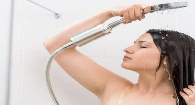 L'homme divorce de sa femme pour sa réticence à prendre une douche; ça les empêchait de fonder une famille 5 shower-after-c-section123