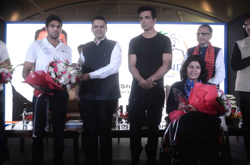 Maharashtra CM Devendra Fadnavis encourage une bonne nutrition et un mode de vie sain pour une Inde plus en forme