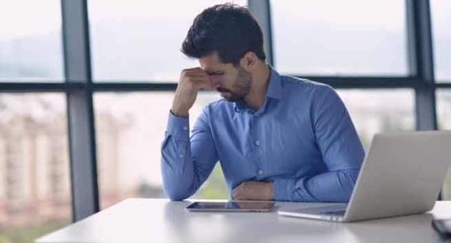Travailler sur des appareils mobiles depuis la maison peut affecter la vie de famille 7 office-stress in hindi