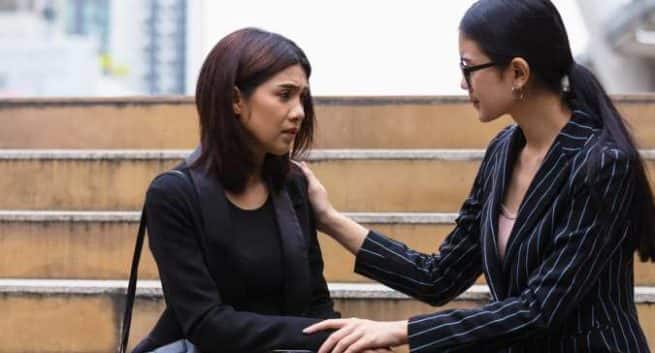 Souffrir de dépression pendant plus d'une décennie peut altérer votre cerveau 5 D&C-depression in office-THS