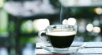 Voici pourquoi vous ne devriez pas boire de café à jeun!
