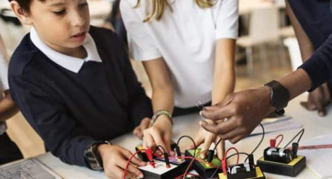 Vous voulez des enfants plus intelligents, faites-les étudier la physique 4 parenting-physics-THS