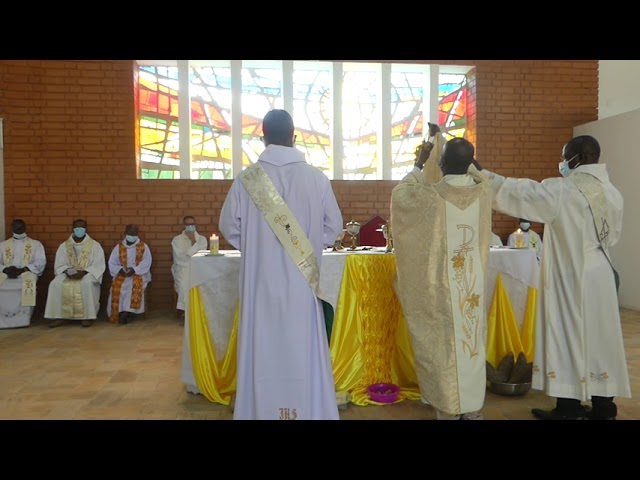 Autel église : 7 éléments incontournables à connaître ! 1 autel église