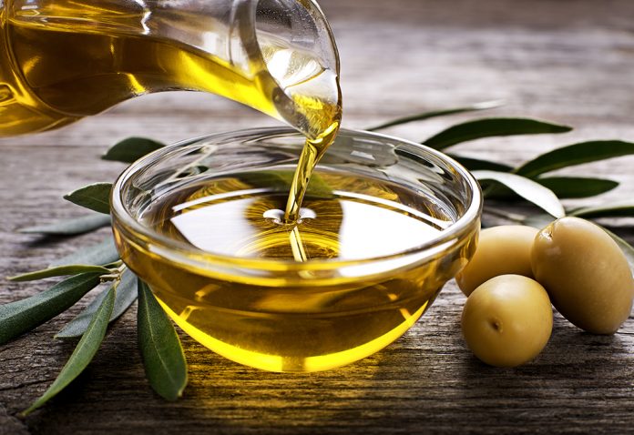 7 Vorteile der Verwendung von Olivenöl für die Babymassage