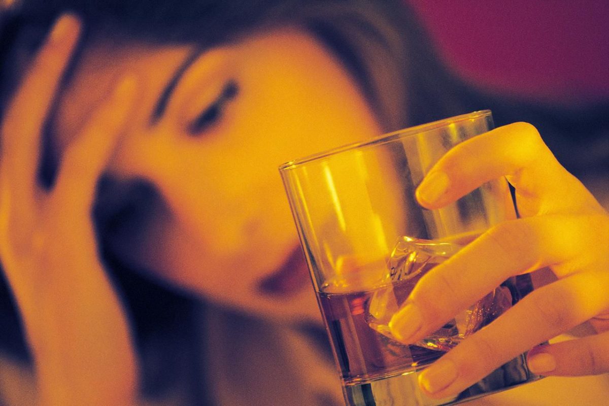 Gibt es einen Zusammenhang zwischen Alkoholkonsumstörung und Depression?