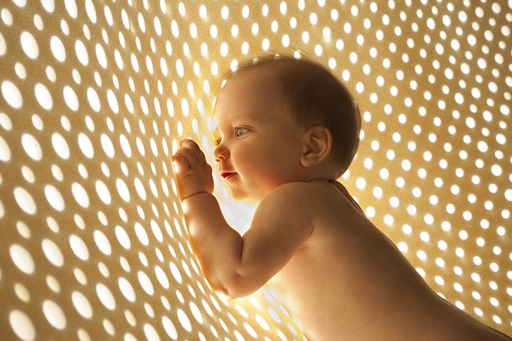 Entzückende Baby- und Jungennamen, die Licht bedeuten