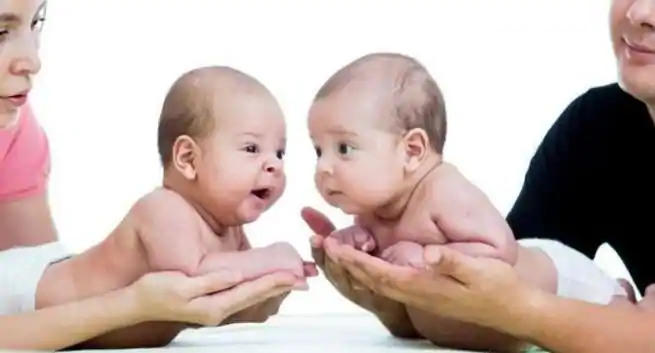 wie man für Zwillinge in Hindi schwanger wird