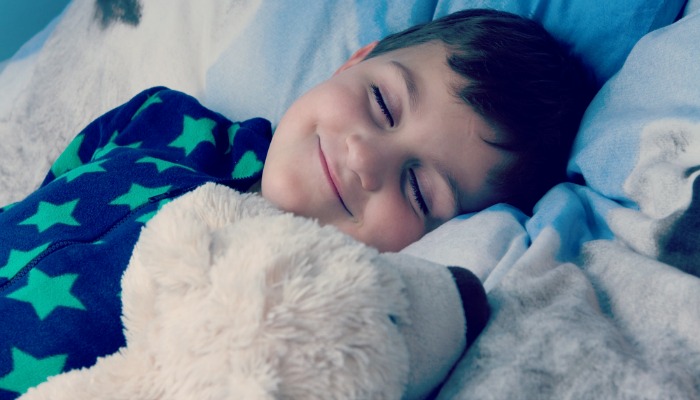 Eine kinderleichte Strategie, um Ihre Kinder nach dem Schlafengehen in ihren Zimmern zu halten