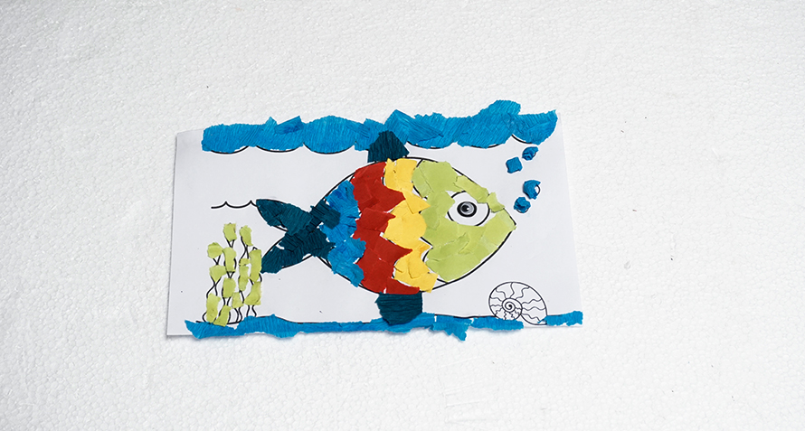 Krepppapier Regenbogenfisch DIY