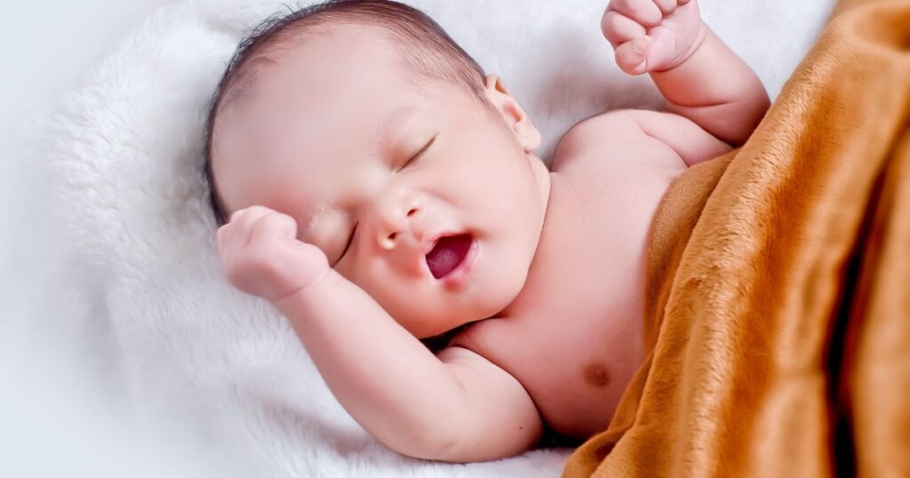 Meilensteine ​​und Entwicklung Ihres 3 Wochen alten Babys