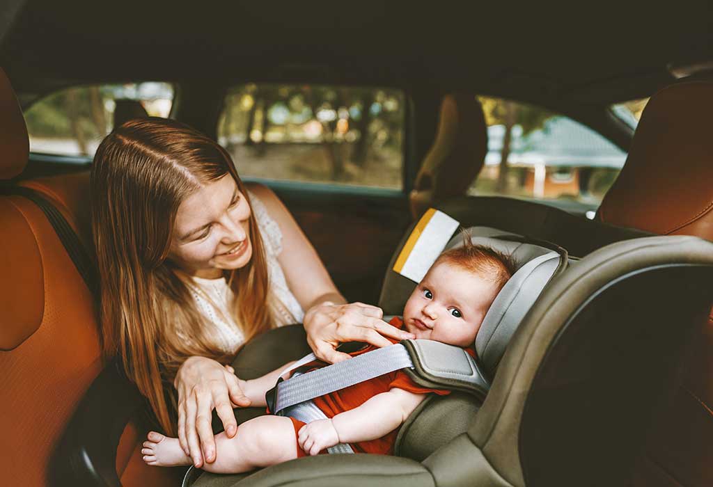Nach hinten gerichteter Autositz für Ihr Kind: Richtlinien und Sicherheitstipps