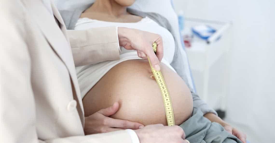 Zu groß oder zu klein für Schwangerschaftstermine?
