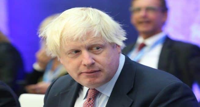 Boris Johnson plant, Großbritannien auf eine Diät gegen Fettleibigkeit zu setzen, um COVID-19 zu bekämpfen