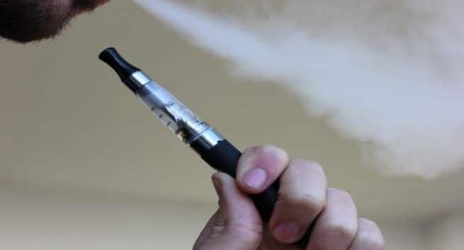 whats is e-cigarettes - use of e-cigarettes - e-cigarettes and deteriorating sleep -use of sleep medications with e-cigarettes