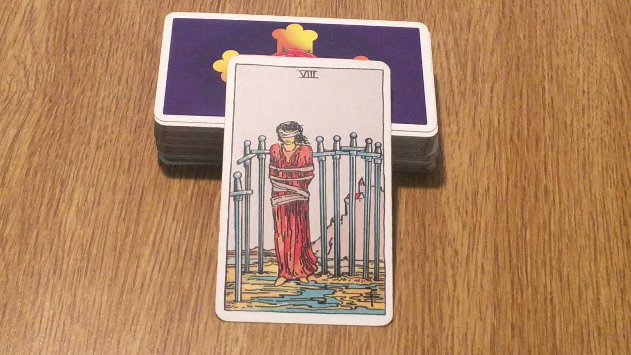 Acht der Schwerter Tarot: 5 verborgene Bedeutungen enthüllt 2 acht der schwerter tarot